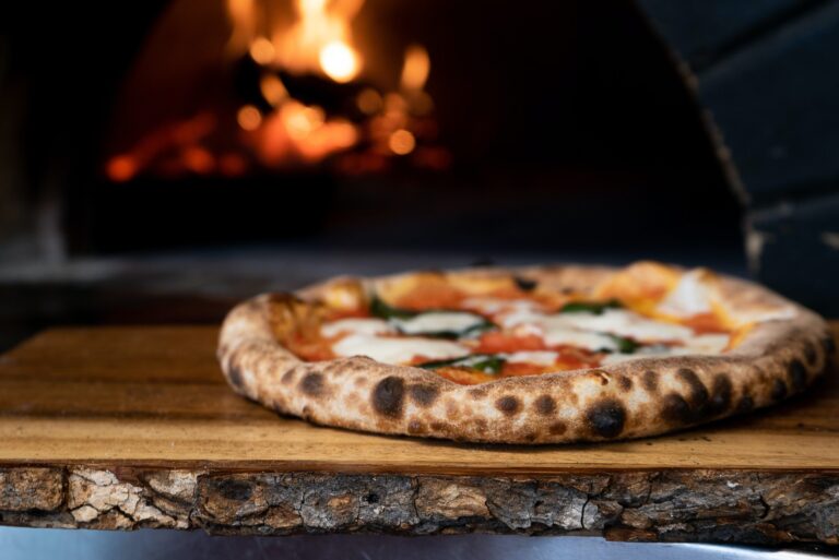 Wood Fired Pizza: Traditional Taste, Modern Charm